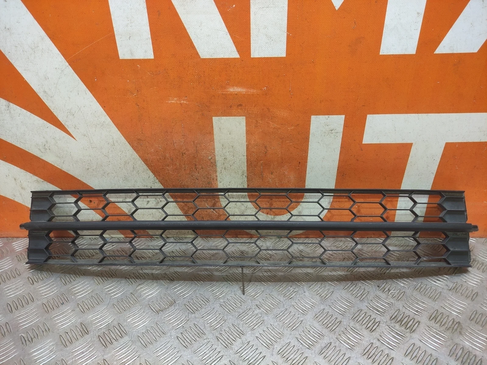 Решетка бампера Skoda Rapid 2014-2017