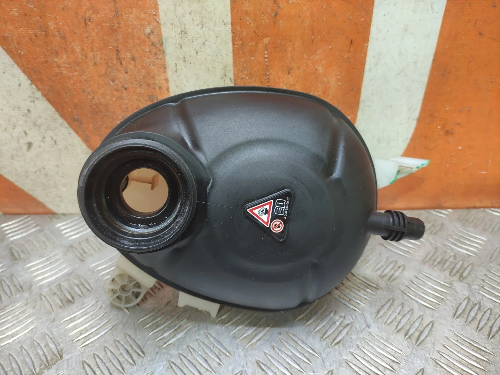 Бачок расширительный Mercedes -Class 2014-2021 W205