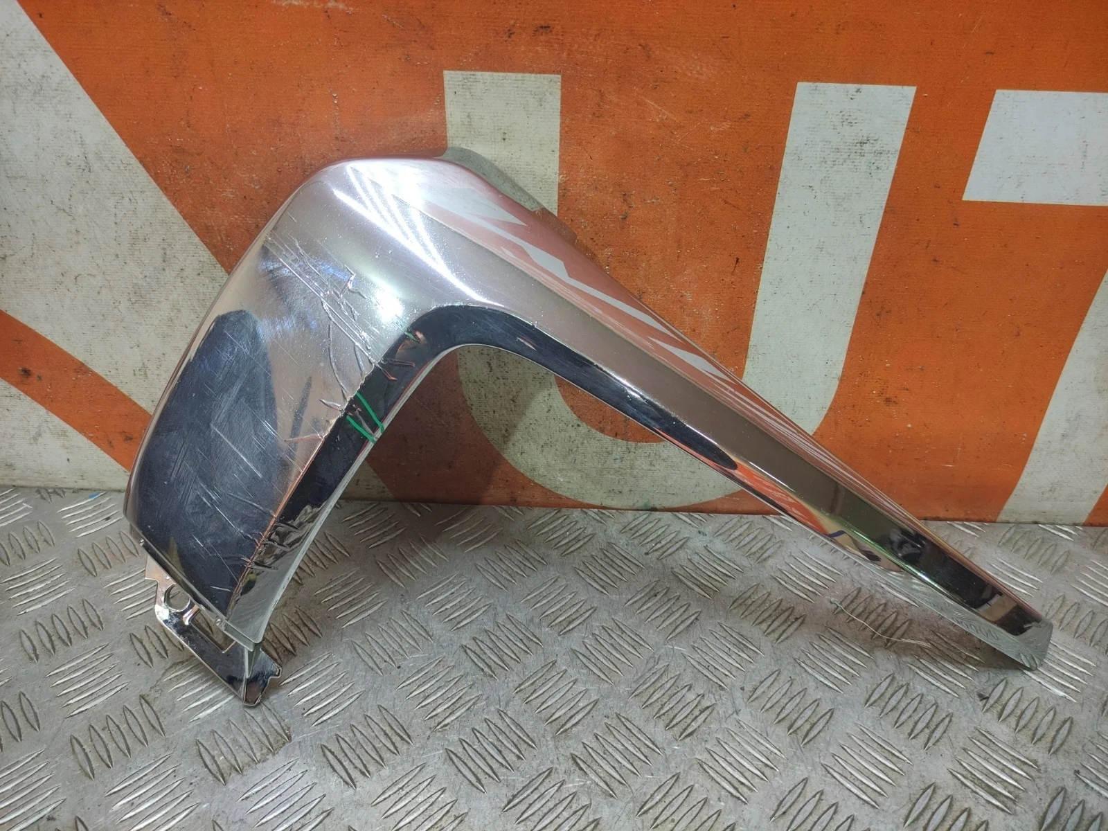 Накладка бампера Mitsubishi Outlander 2015-нв 3