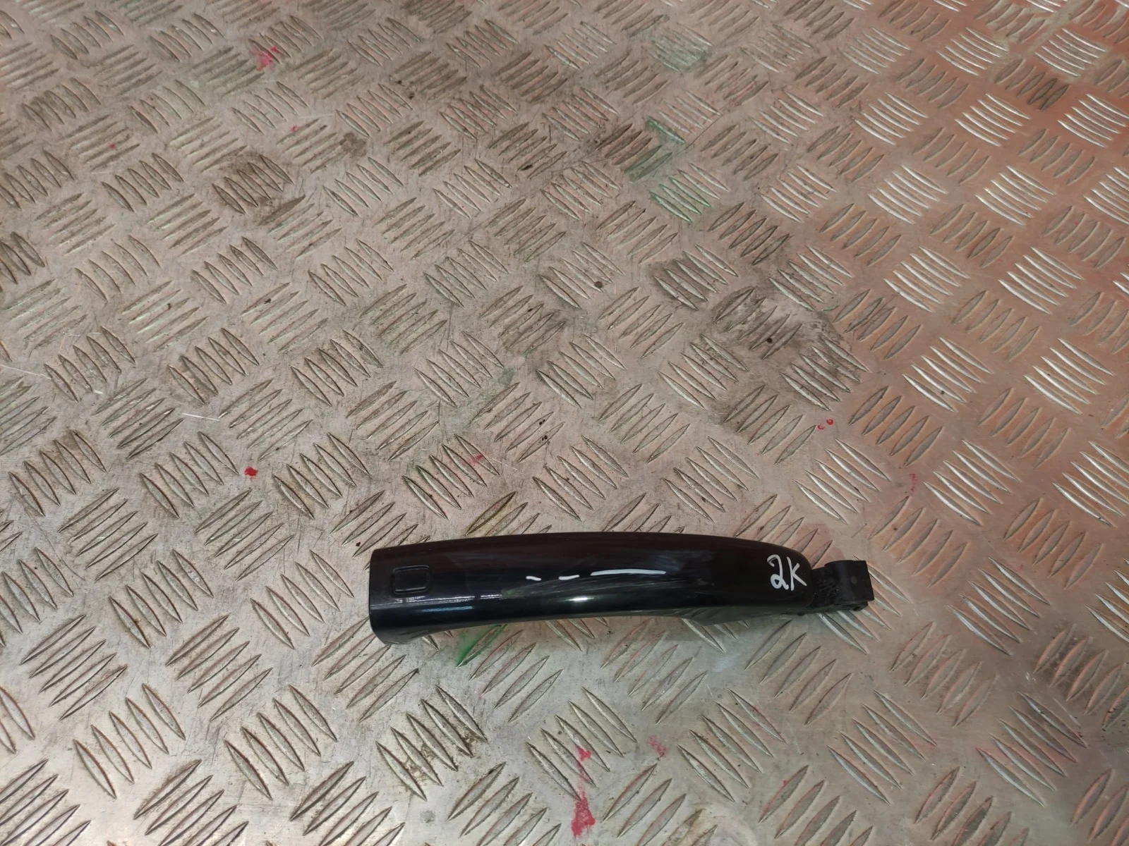 Ручка двери внешняя Audi Q3 2011-2018 8U