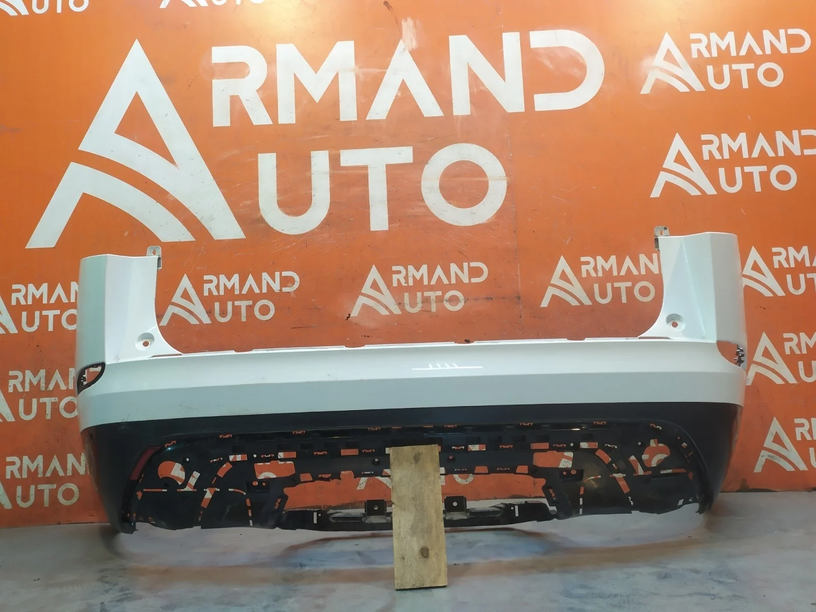 Бампер LAND ROVER Range Velar 2017-нв L560