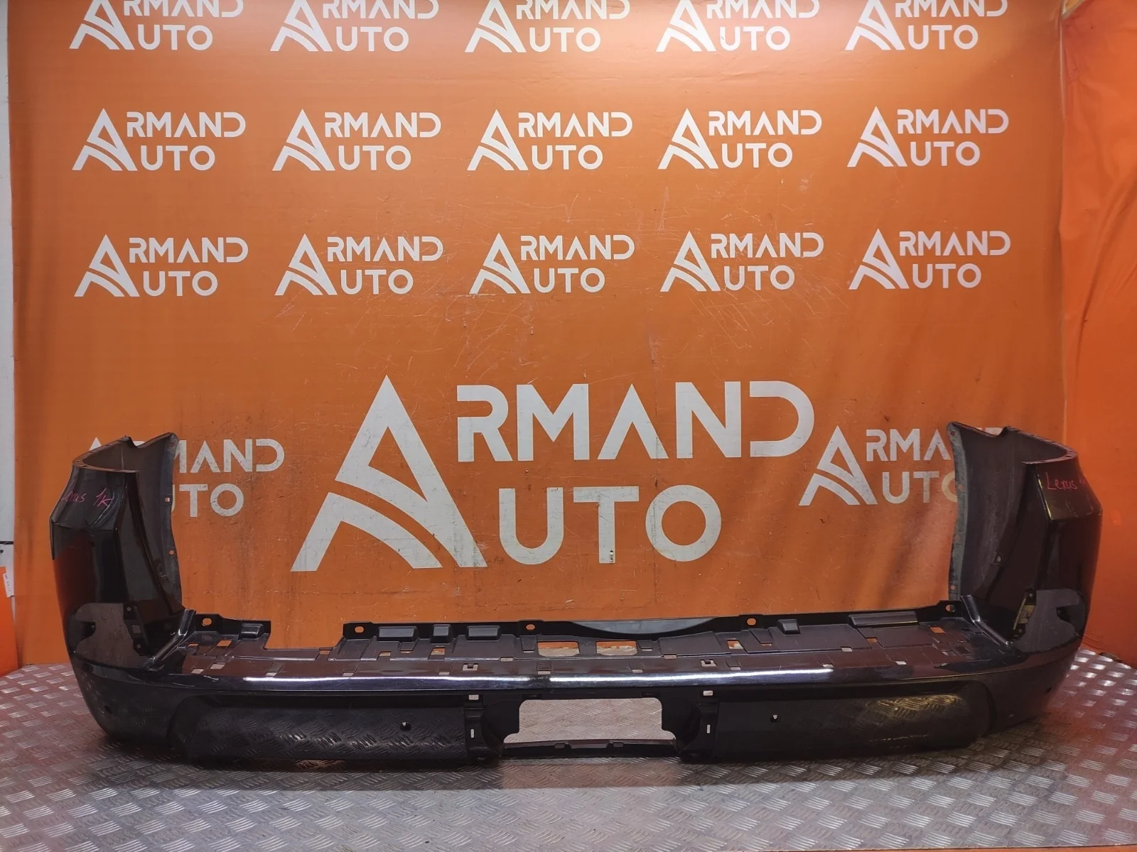 Бампер LEXUS LX 2015-2023 URJ200
