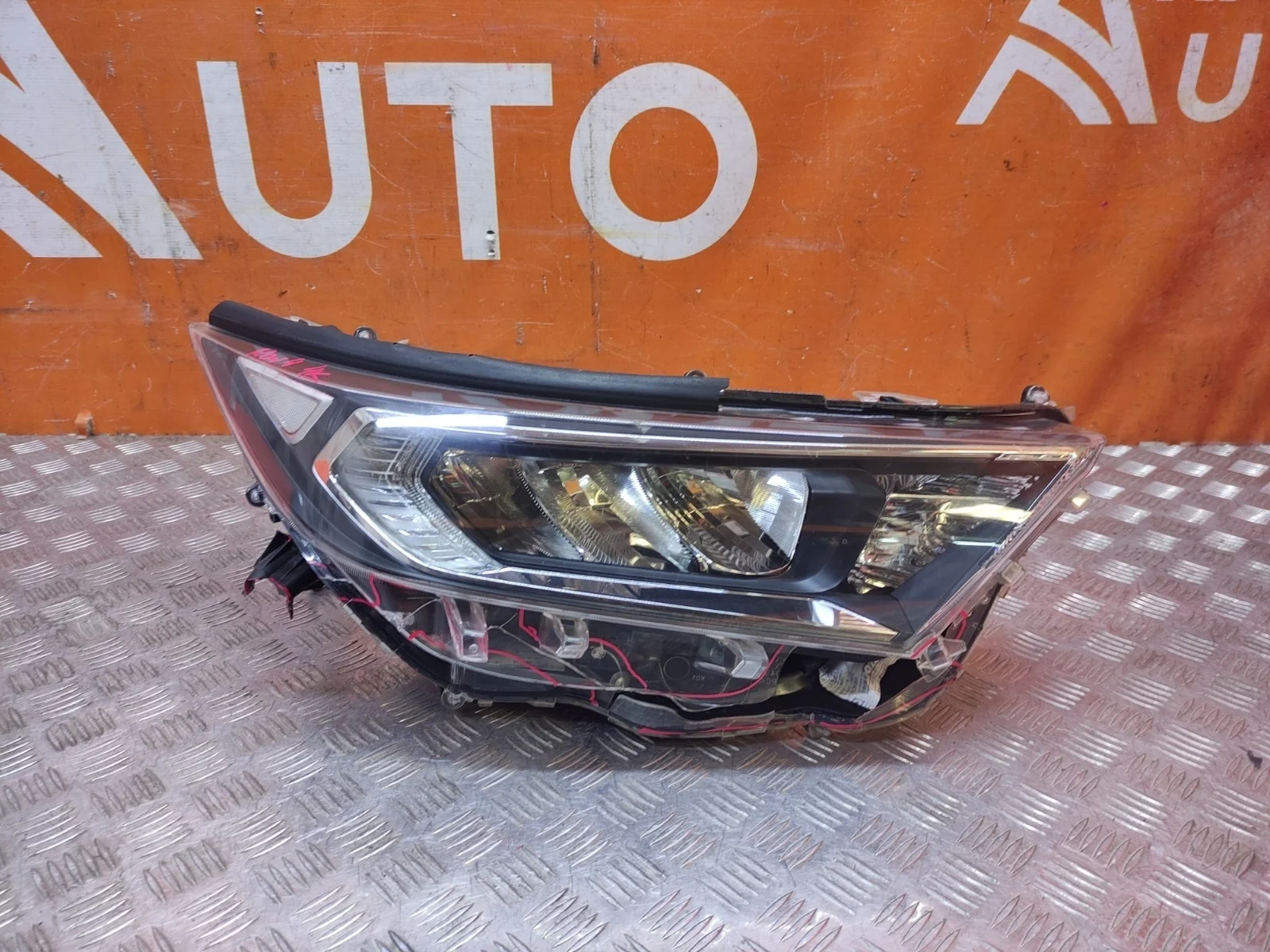 Фара Toyota RAV4 2018-нв 5 XA50