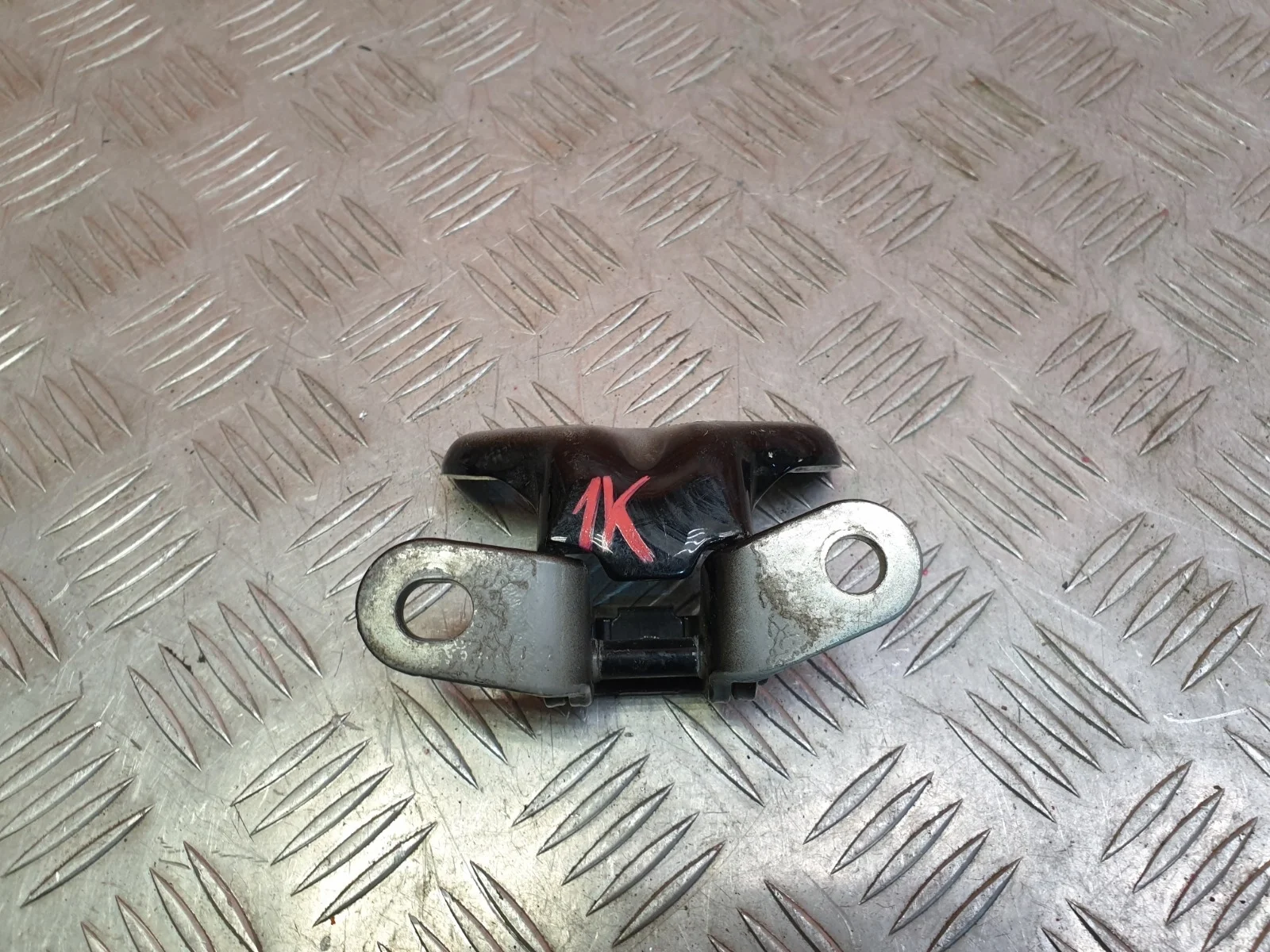 Петля двери верхняя Hyundai Solaris 2017-нв