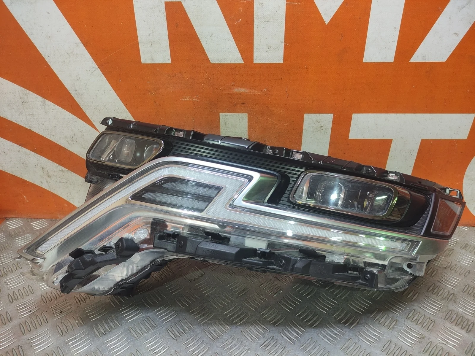 Фара KIA Carnival 2020-нв 4