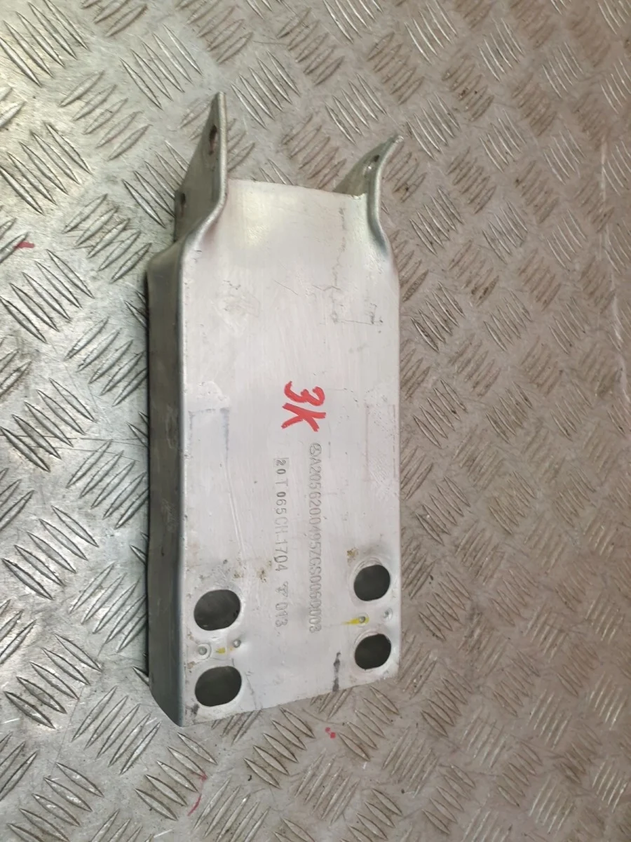 Кронштейн усилителя Mercedes -Class 2014-2018 W205