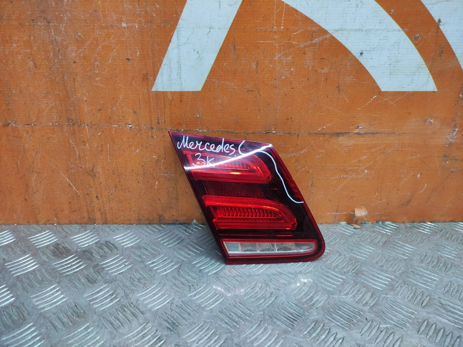 Фонарь внутренний Mercedes -Class 2013-2016 W212