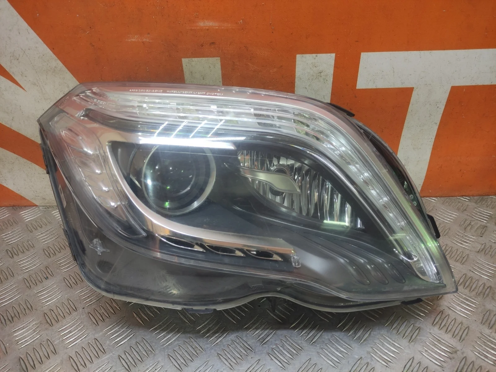 Фара Mercedes GLK-class 2012-2015 X204