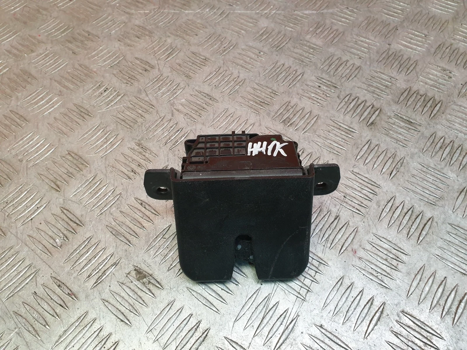 Замок двери багажника Hyundai Tucson 2015-2021 3