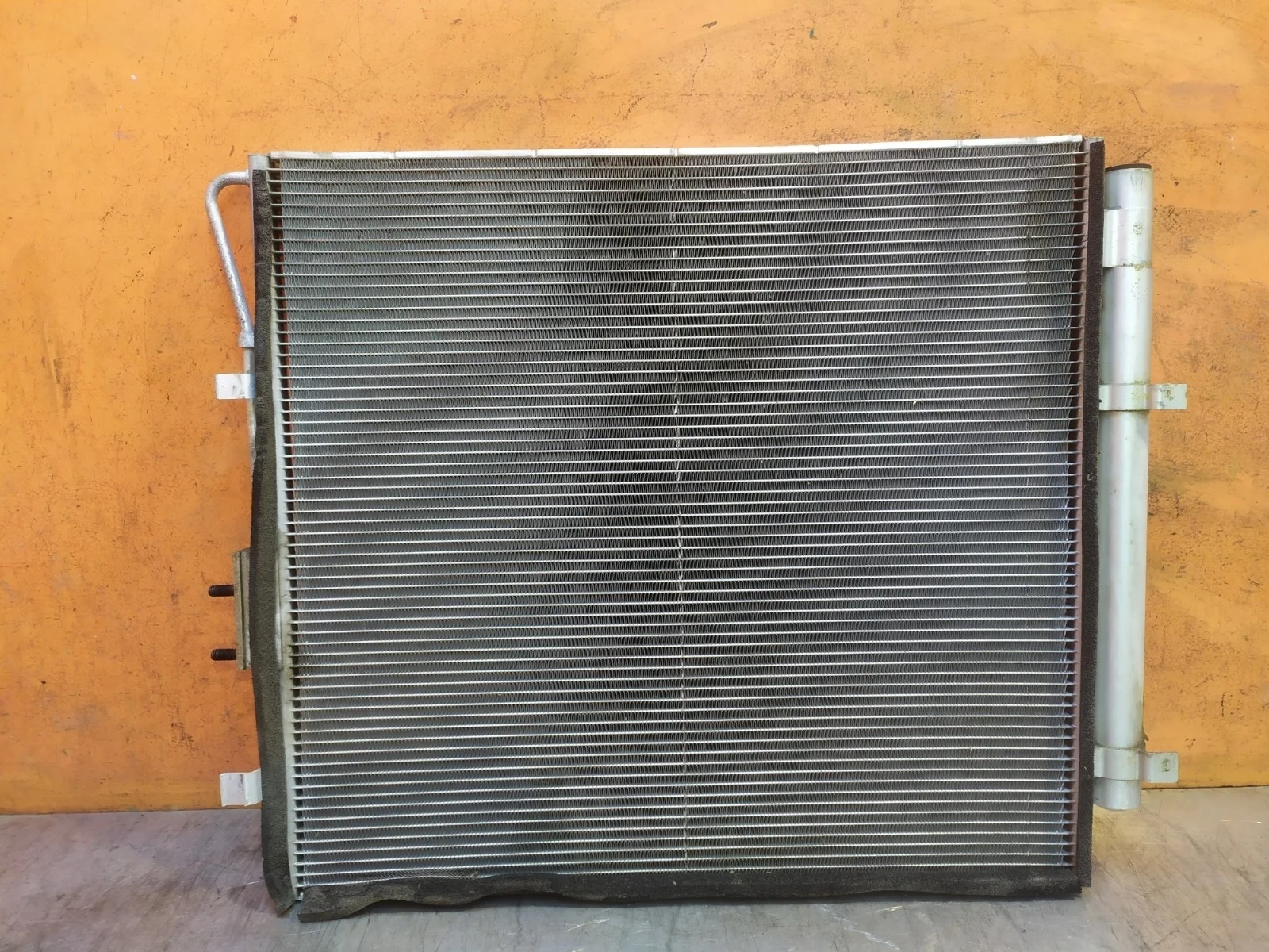 Радиатор кондиционера KIA Sorento 2014-2020 3 Prime UM