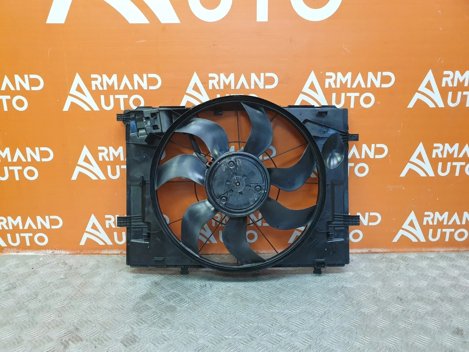 Диффузор вентилятора Mercedes -Class 2014-2021 W205