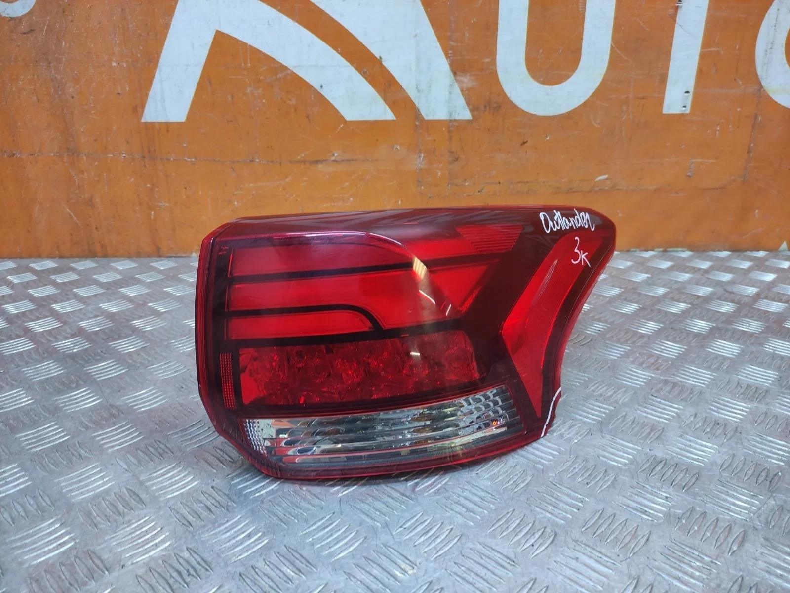 Фонарь внешний Mitsubishi Outlander 2015-нв 3