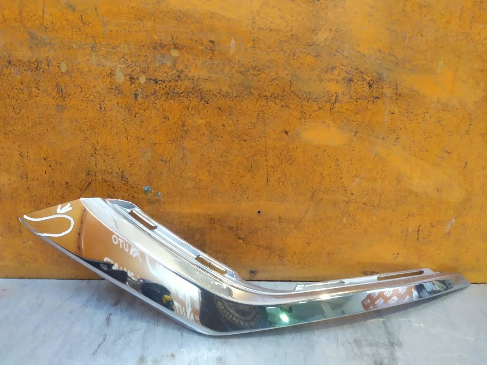 Накладка бампера Mitsubishi Outlander 2015-нв 3