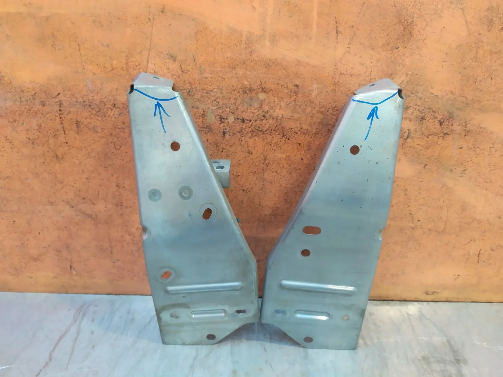 Кронштейн усилителя бампера верхний Mitsubishi Outlander 2012-нв 3