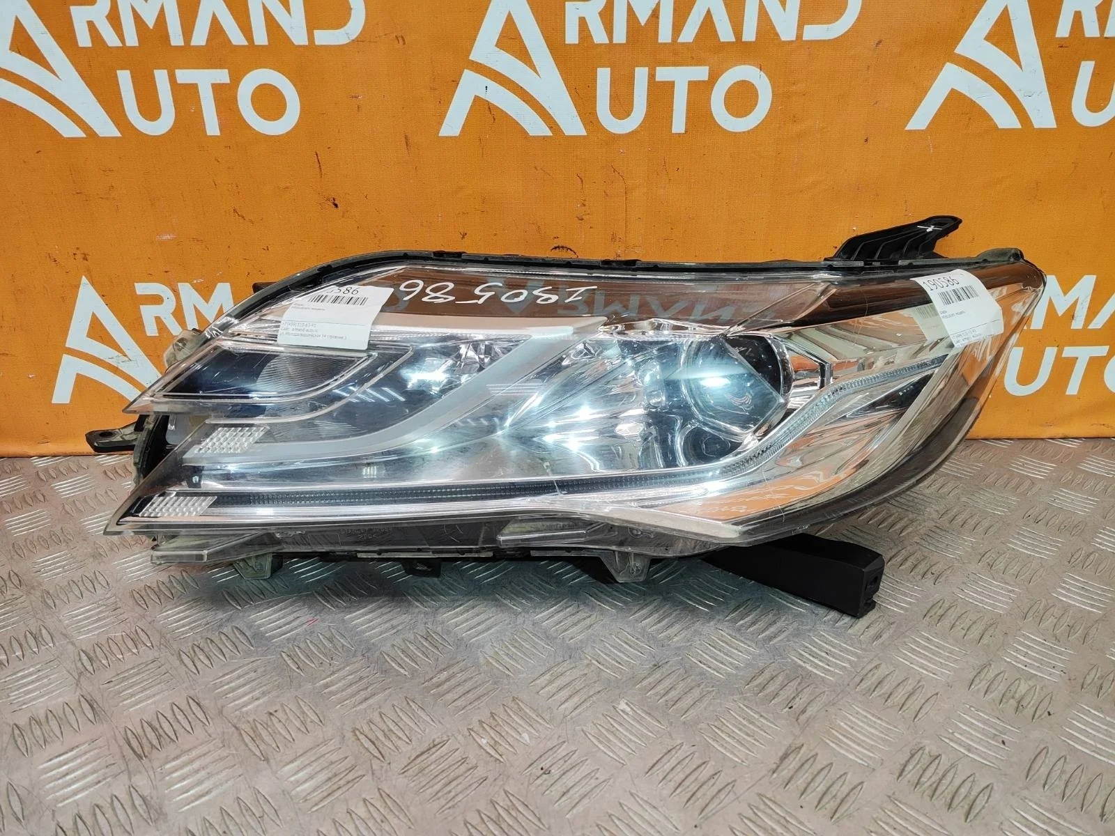 Фара Mitsubishi Pajero Sport 2015-2021 3