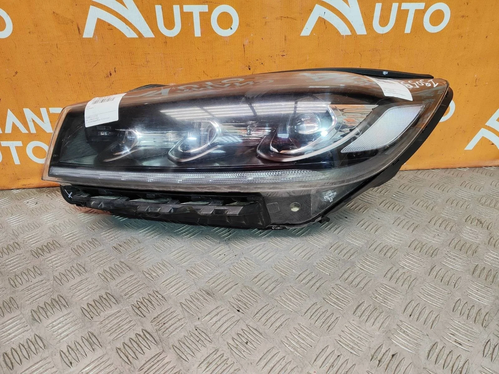 Фара KIA Sorento 2017-2020 3 Prime UM