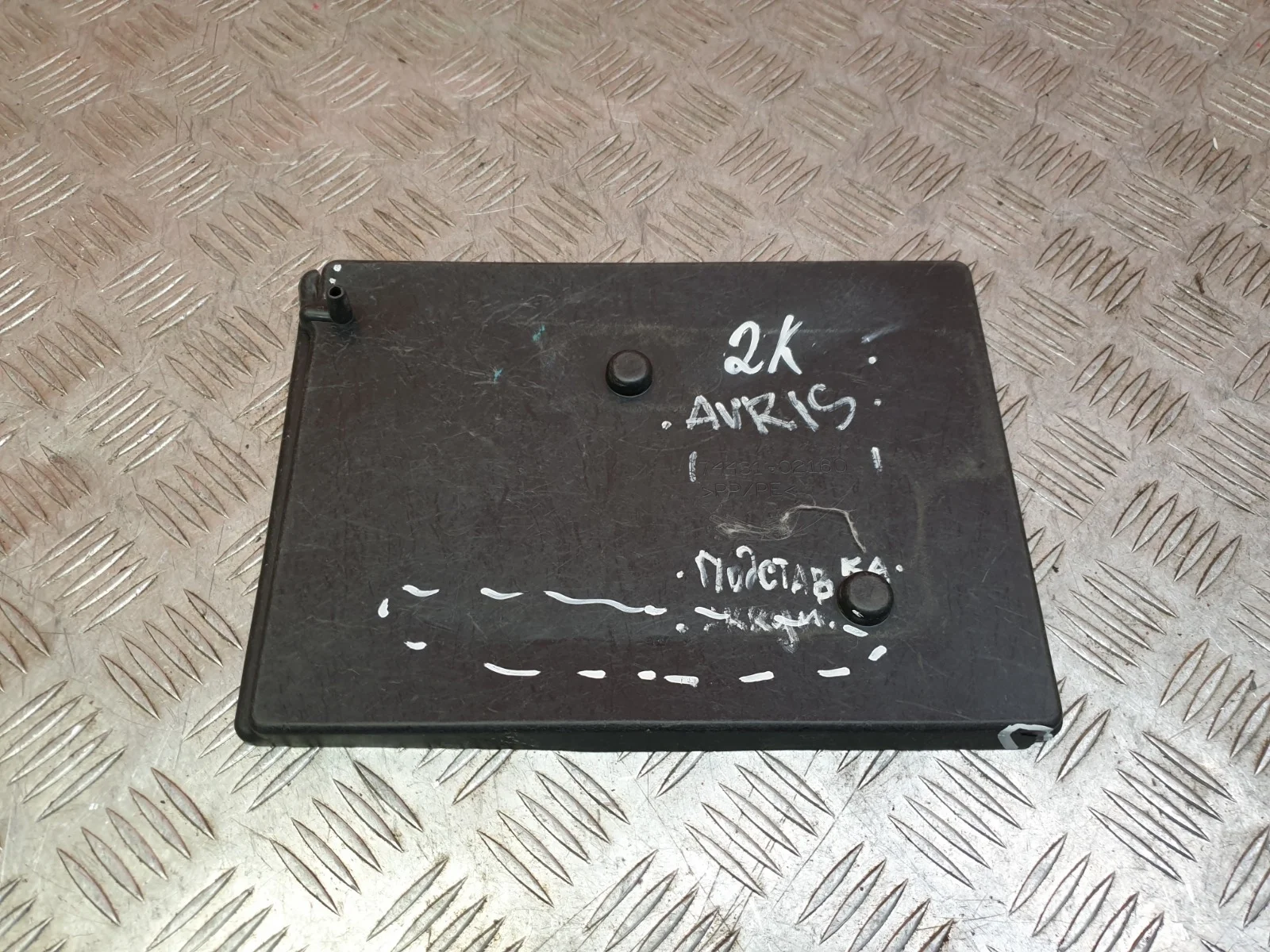 Площадка акб Toyota Avensis 2011-нв 3 T270