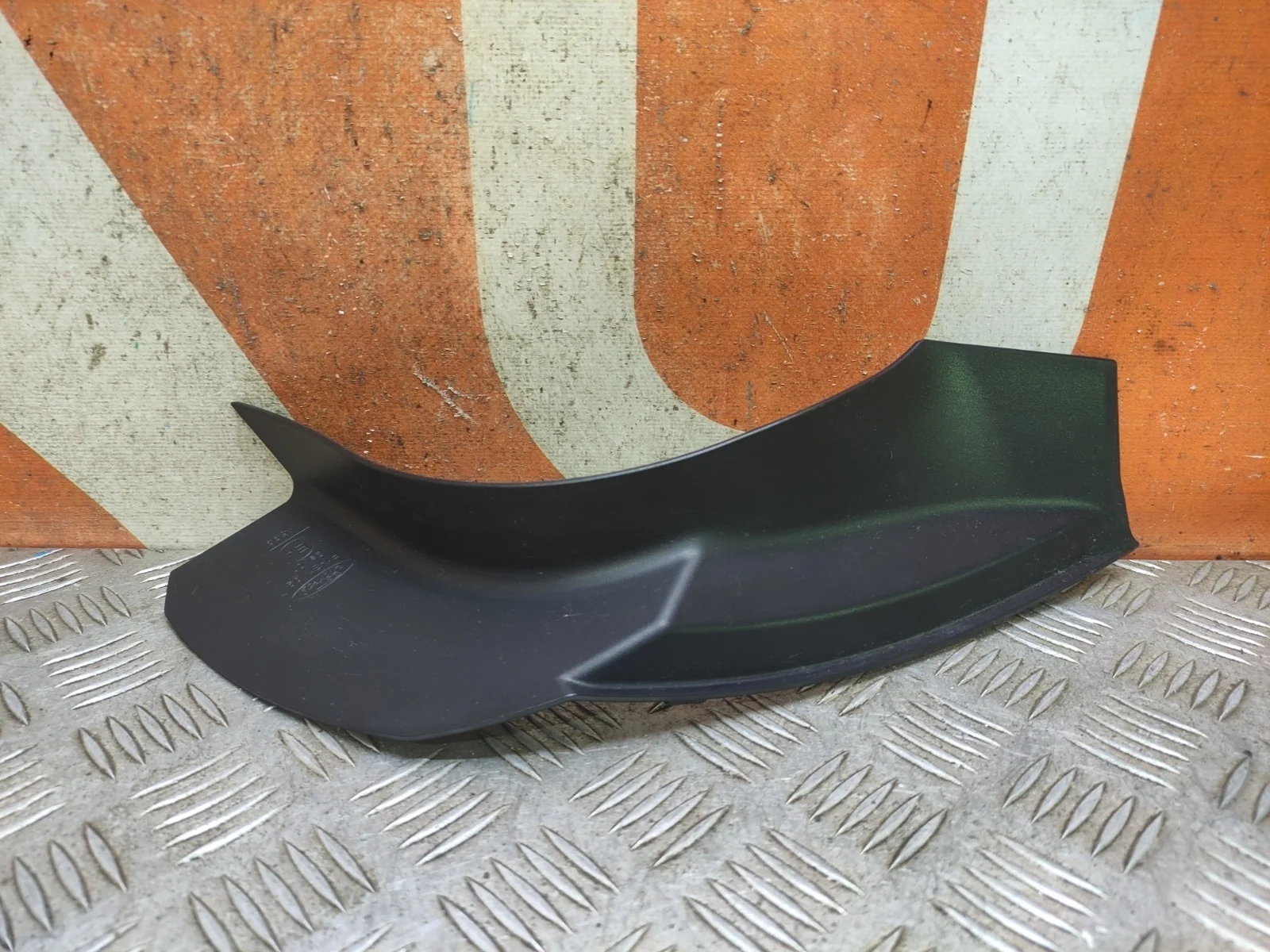 Накладка фонаря внешнего Ford Focus 2011-2015 3