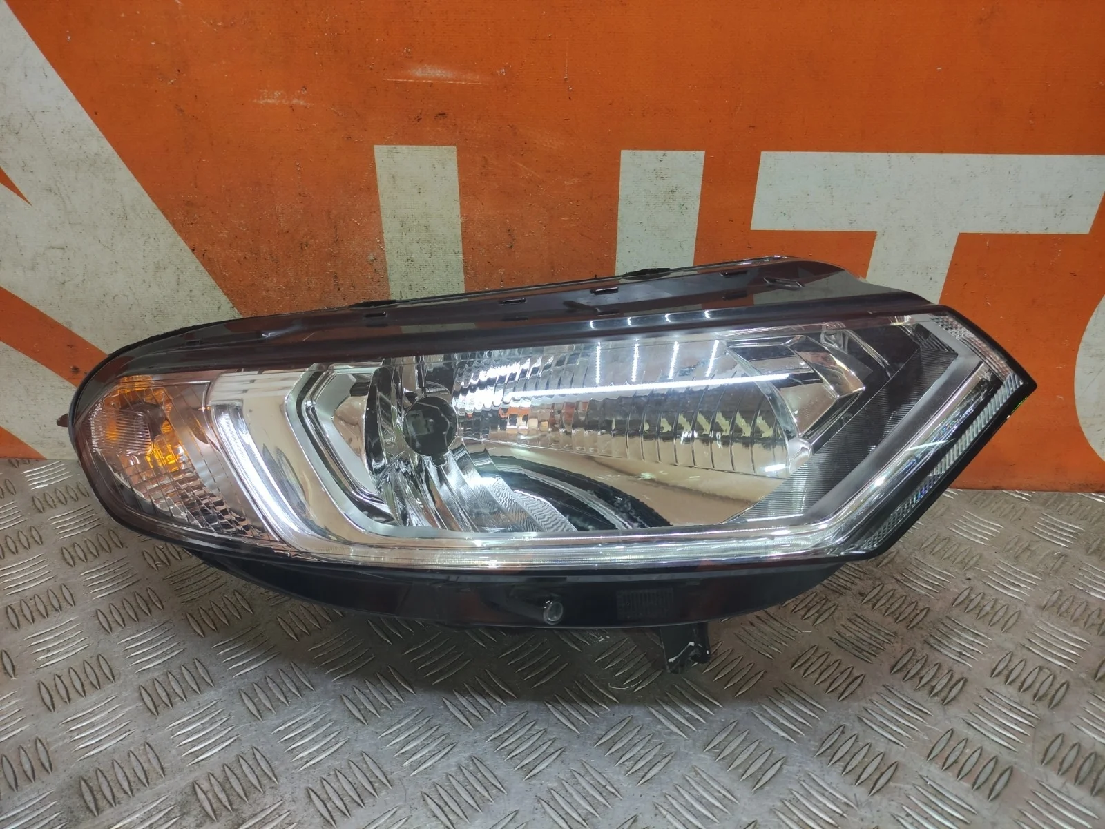 Фара FORD EcoSport 2014-2018