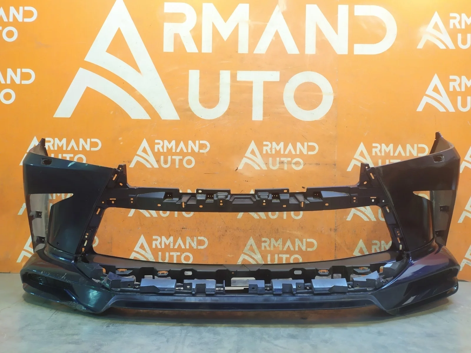 Бампер Lexus LX 2015-2023 URJ200