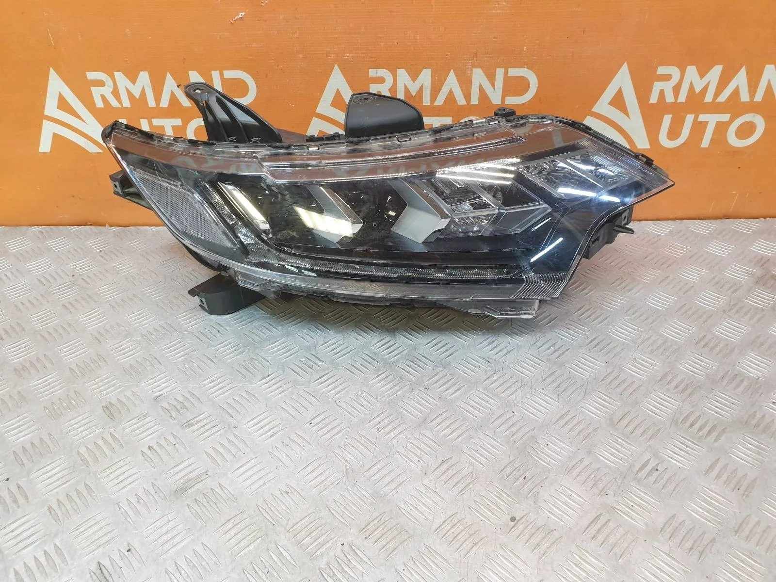 Фара Mitsubishi Outlander 2018-нв 3