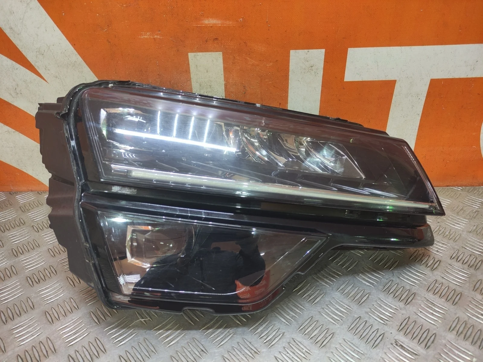 Фара Skoda Karoq 2017-нв