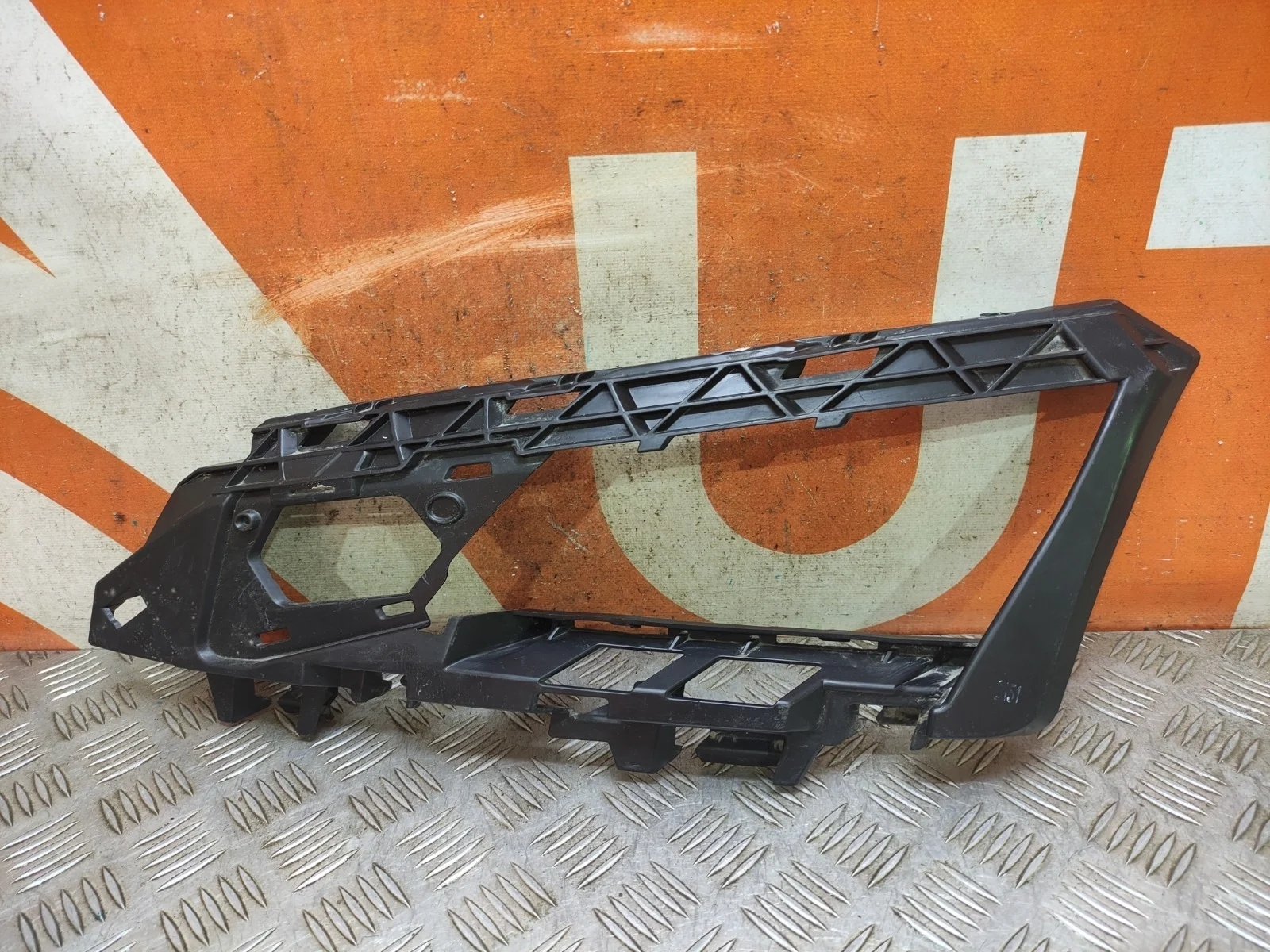 Кронштейн бампера Skoda Kodiaq 2016-нв