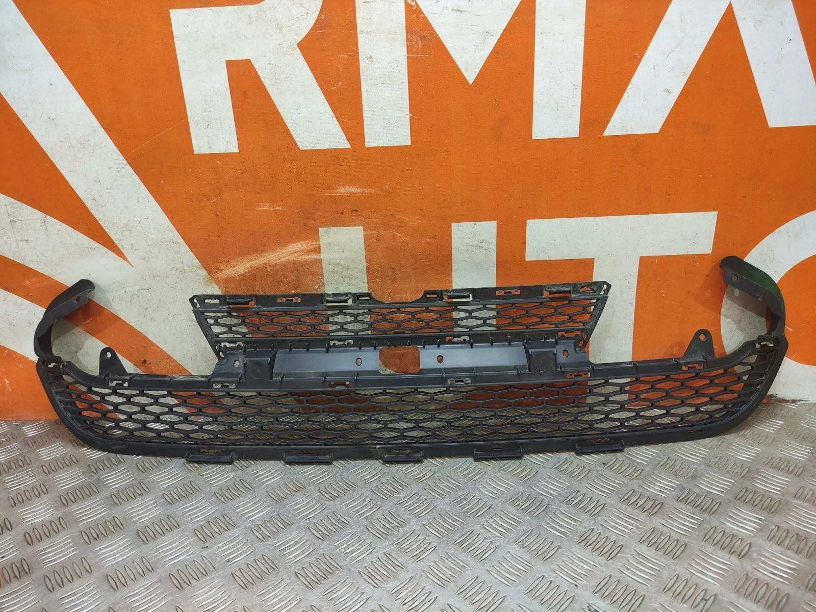 Решетка бампера LAND ROVER Range Evoque 2015-2018 L538