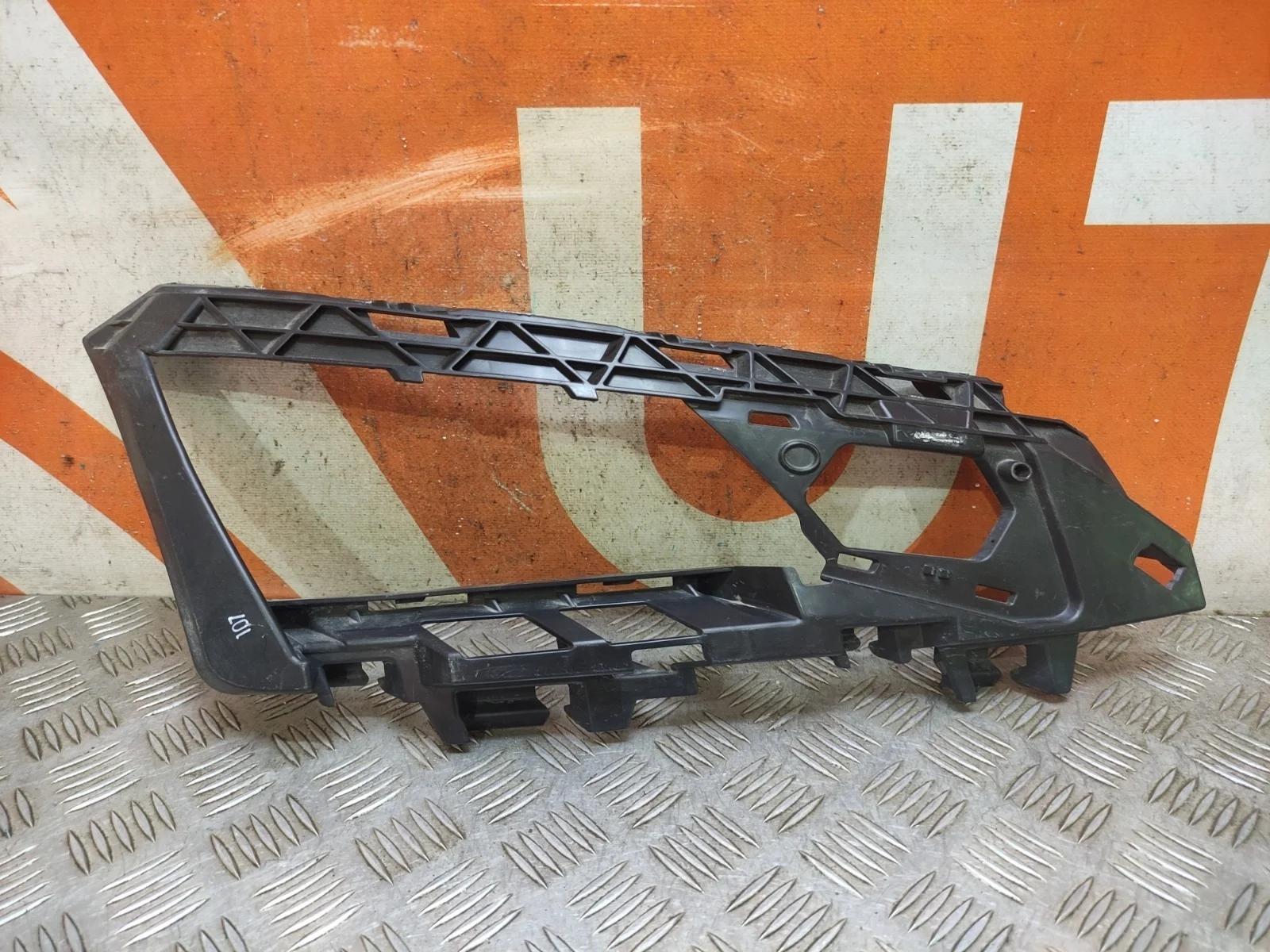 Кронштейн бампера Skoda Kodiaq 2016-нв