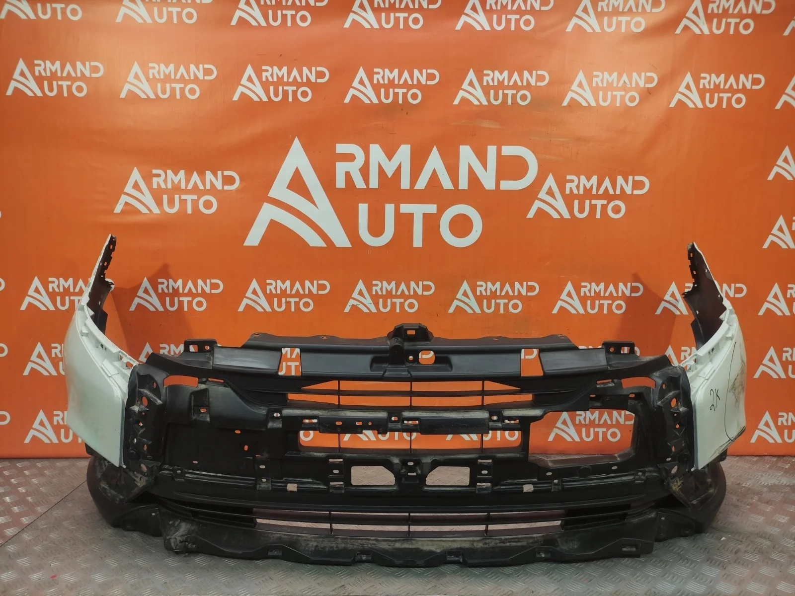 Бампер Mitsubishi Outlander 2015-2018 3