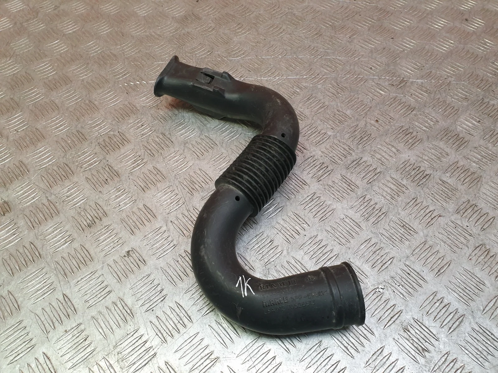 Патрубок воздушного фильтра Renault Logan 2012-2022