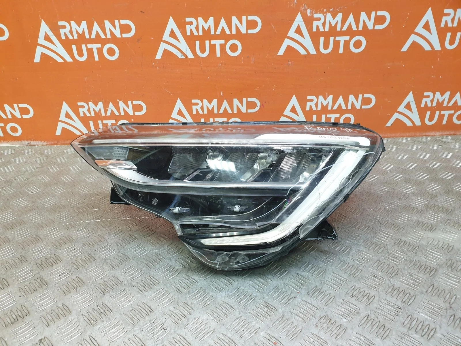 Фара Renault Arkana 2019-нв