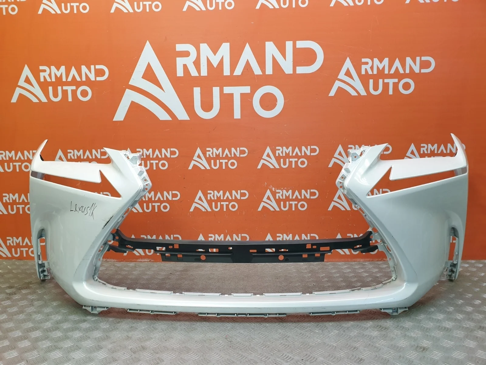 Бампер Lexus NX 2014-2017