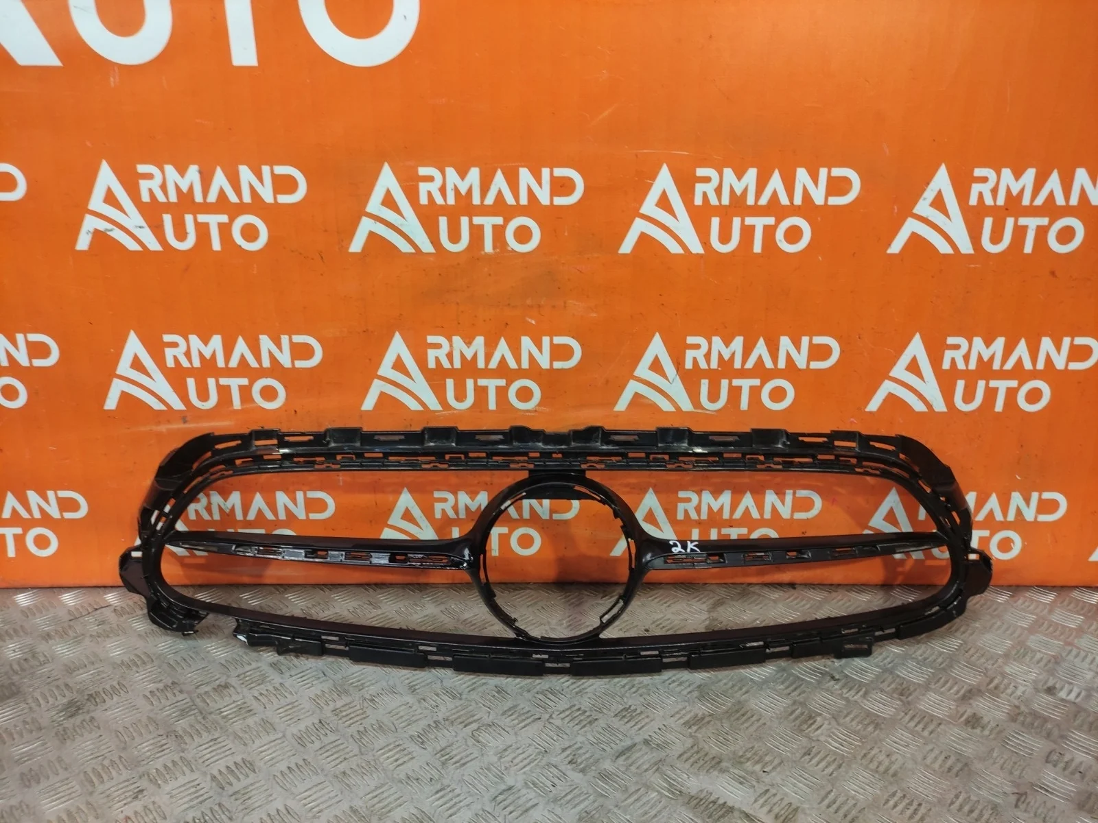 Кронштейн решетки радиатора Mercedes -Class 2020-нв W213, S213, C238