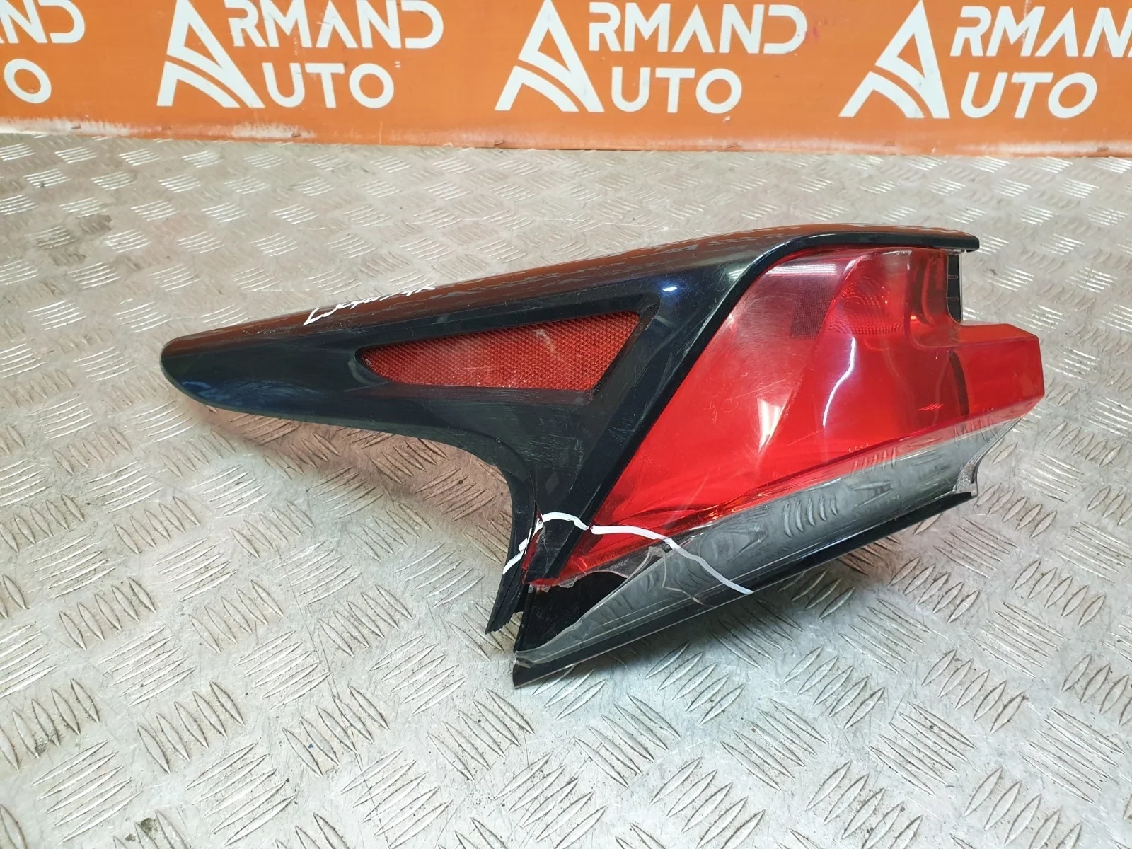 Фонарь внешний Lexus NX 2017-2021