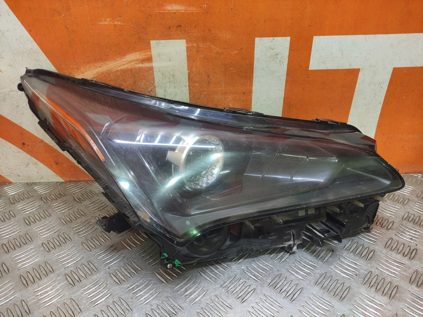 Фара Lexus NX 2017-2021