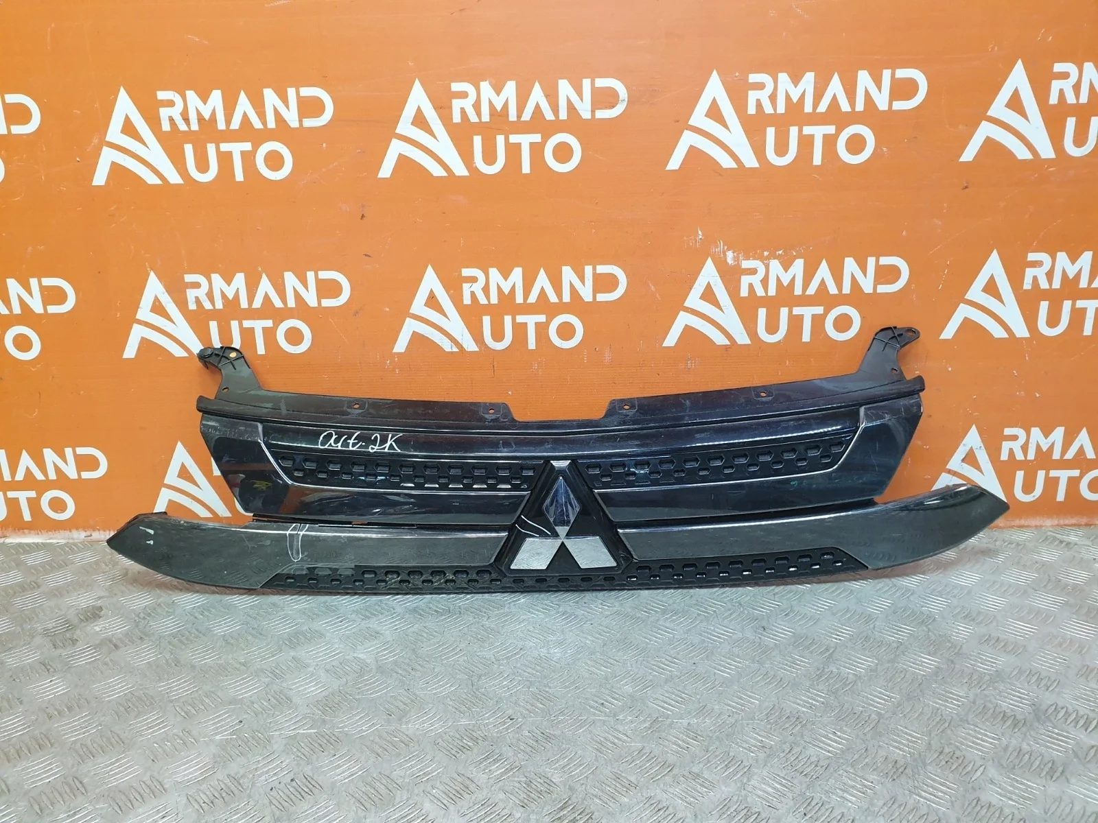 Решетка радиатора Mitsubishi Outlander 2018-нв 3