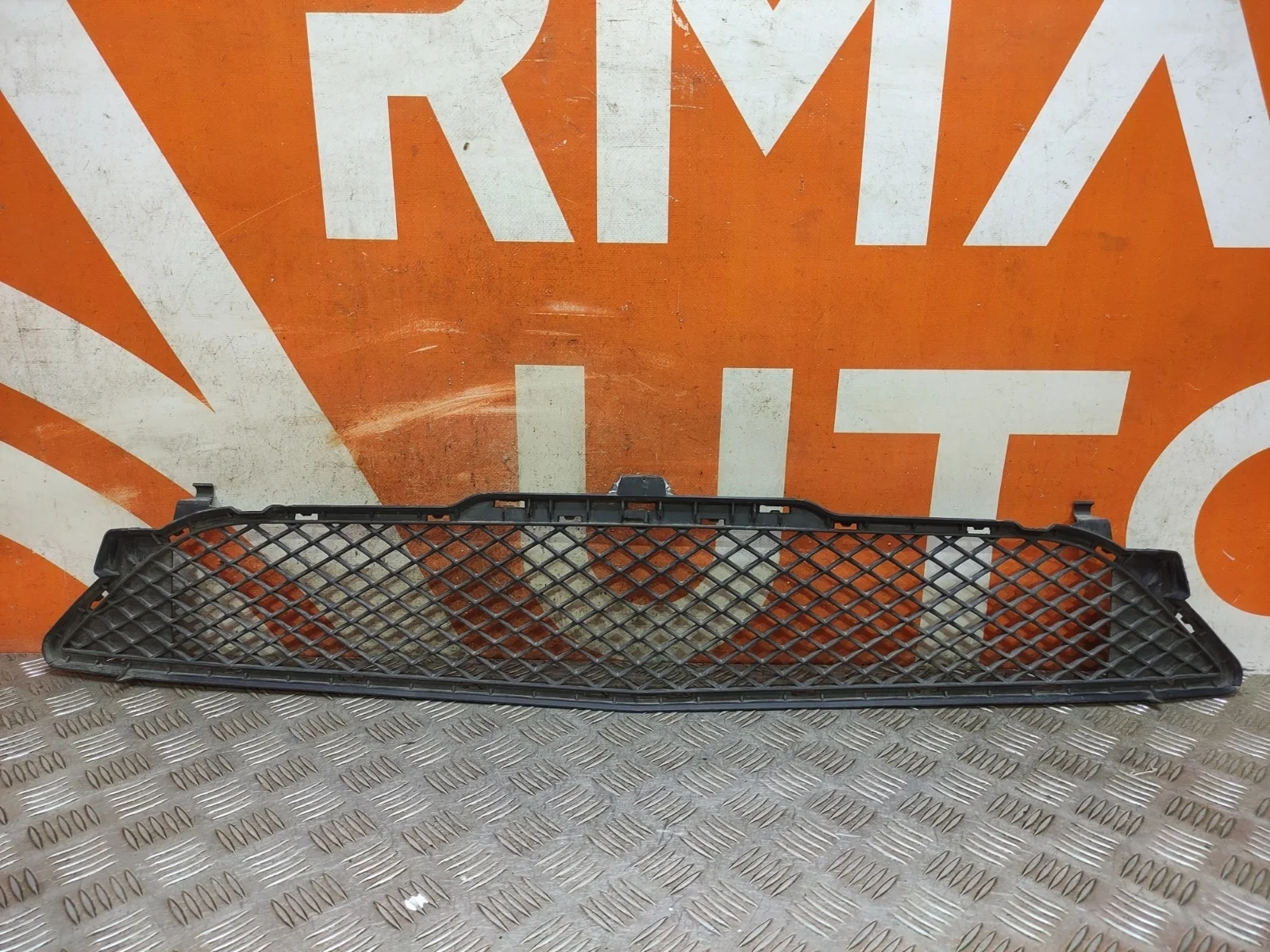 Решетка бампера Mercedes B-Class 2011-2014 W246