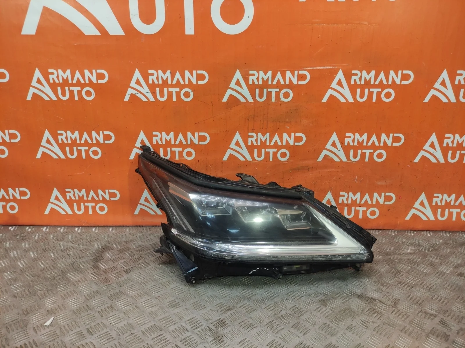 Фара LEXUS LX 2015-2023 URJ200