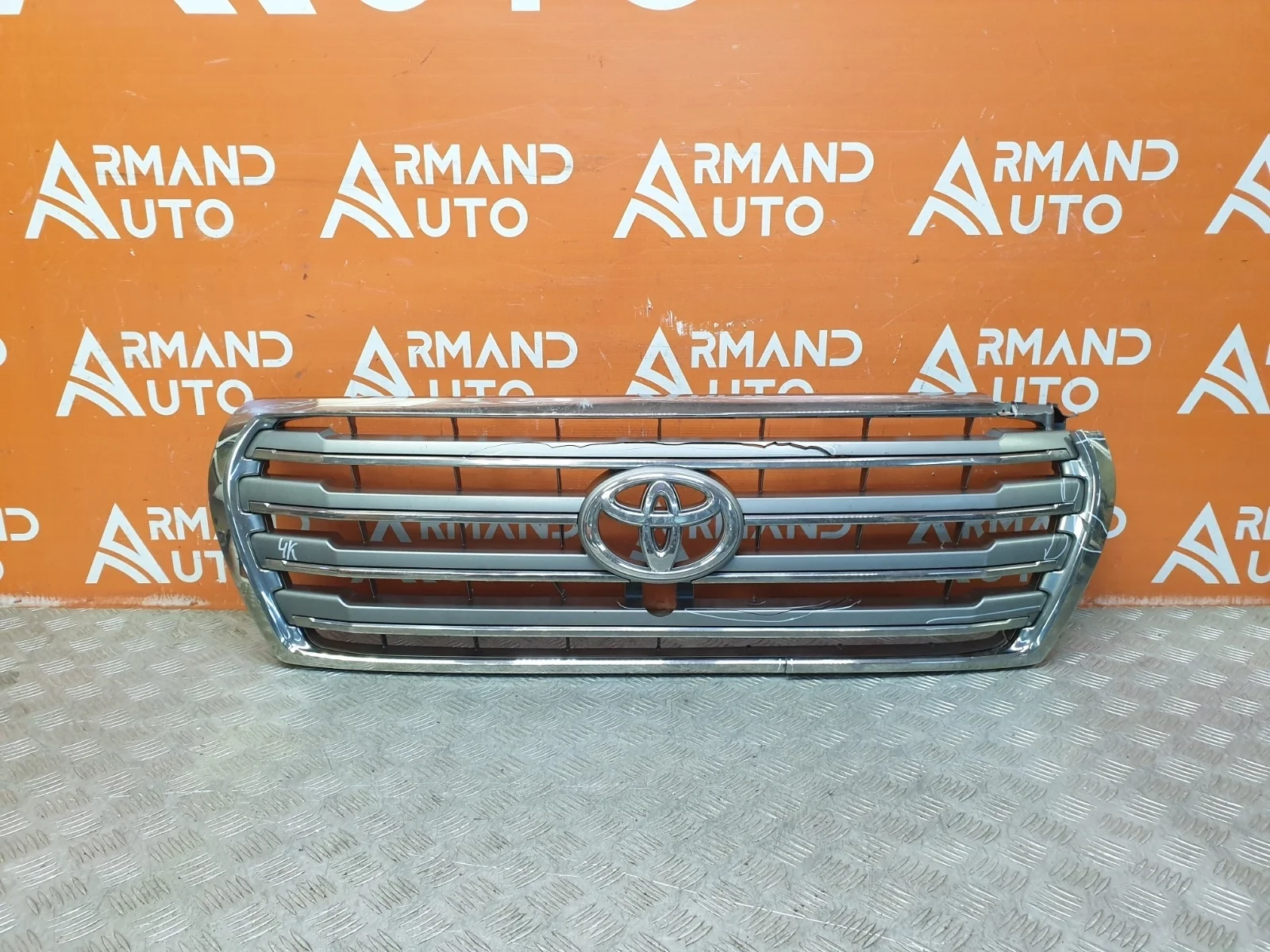 Решетка радиатора Toyota Land Cruiser 2012-2015 200