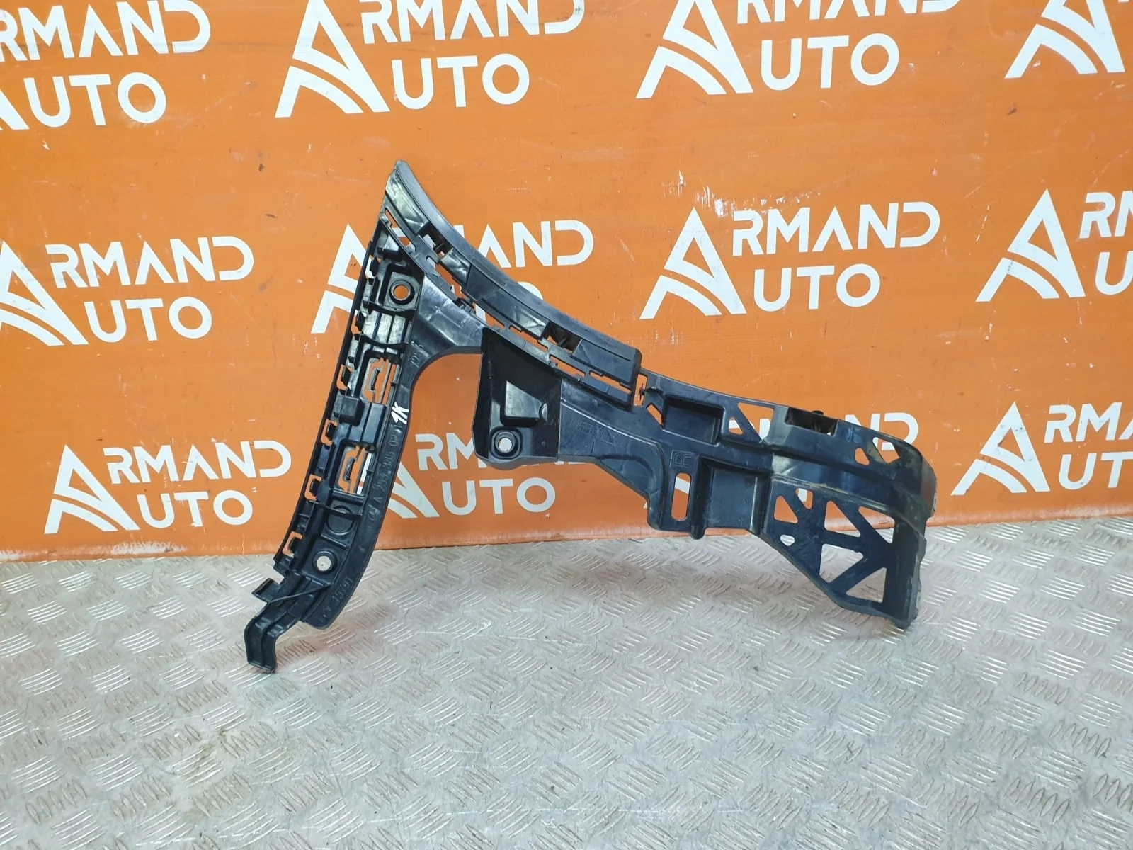 Кронштейн бампера Mercedes GLC-Class 2015-нв X253