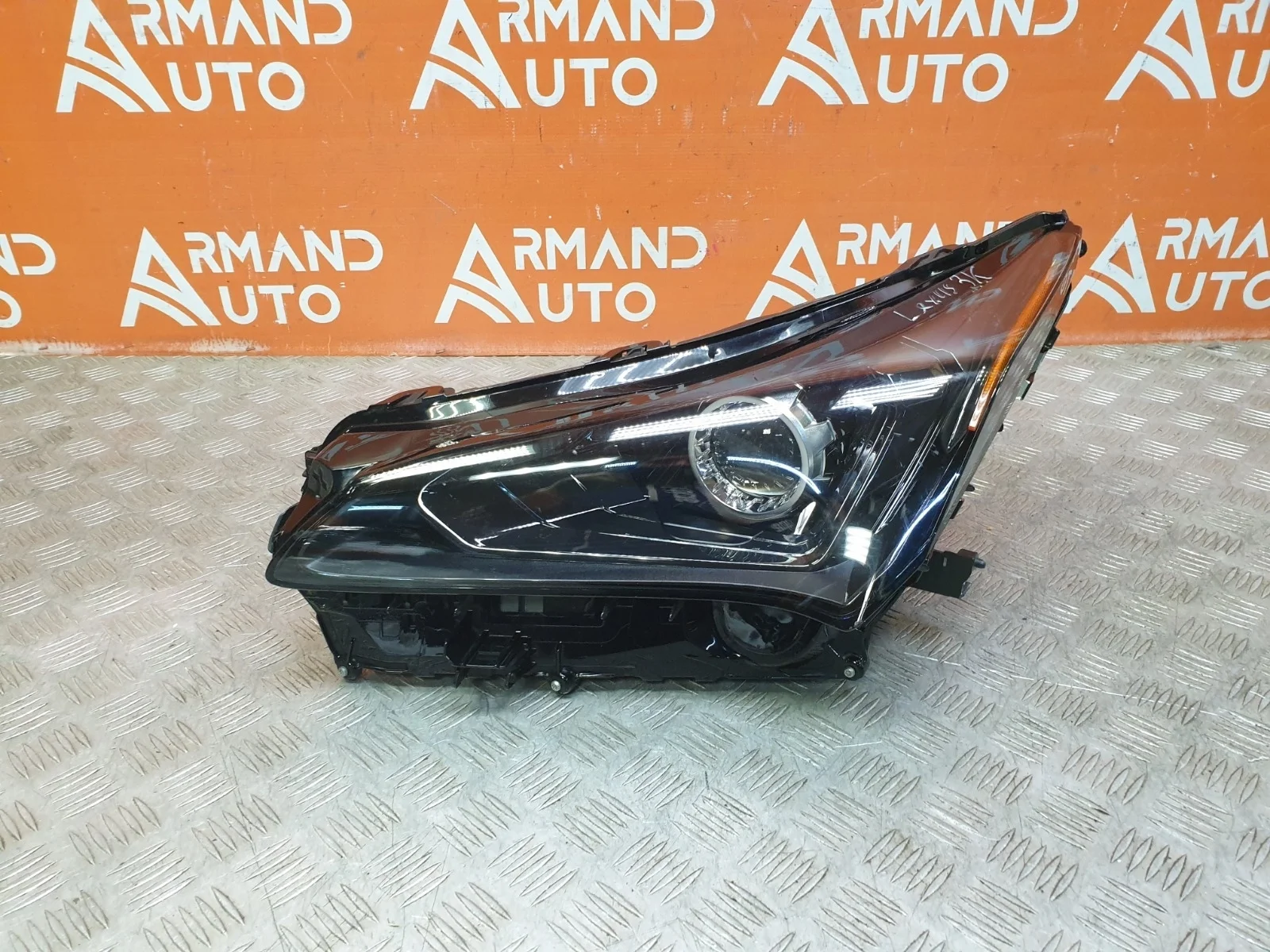 Фара Lexus NX 2017-2021