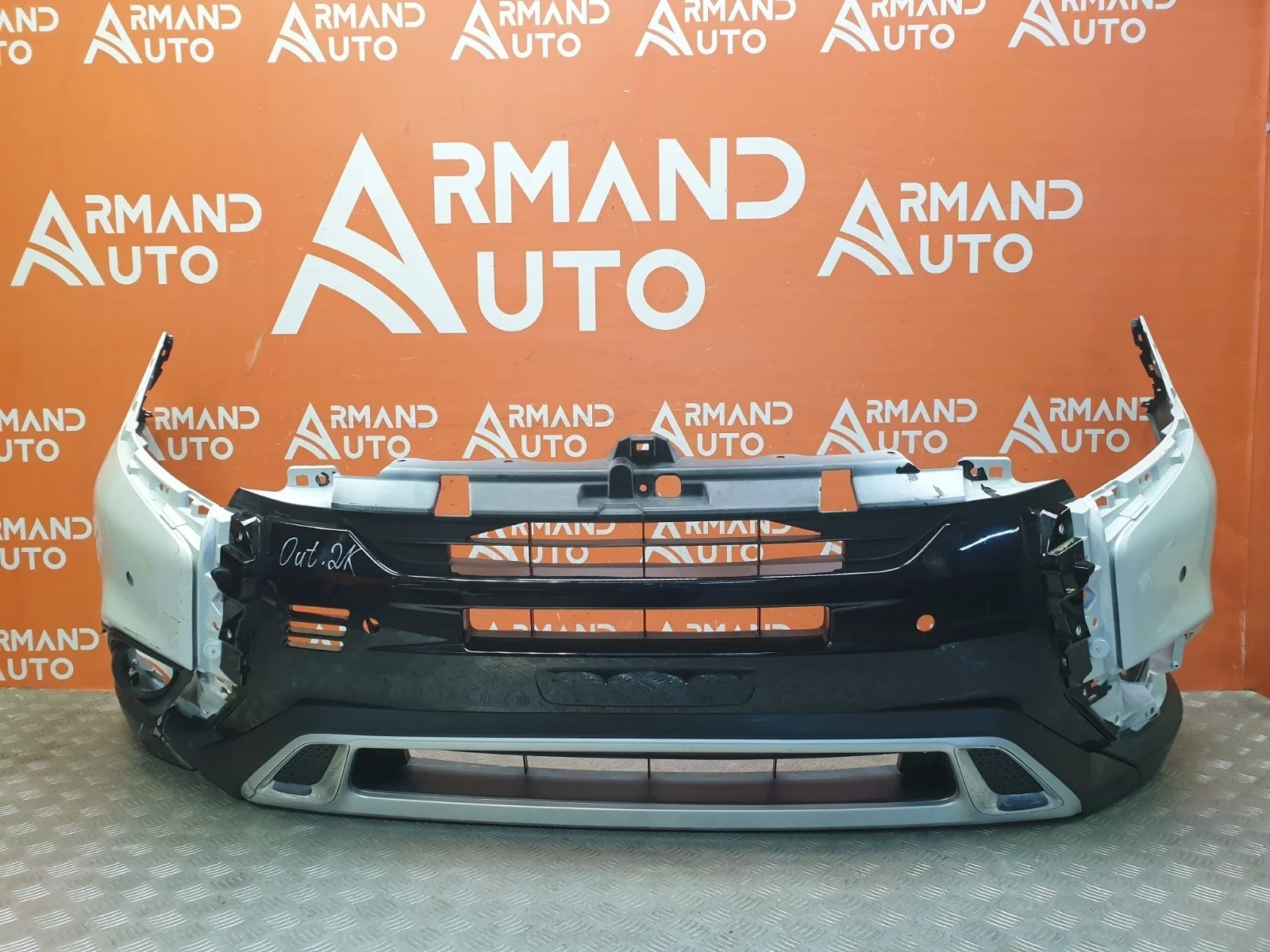 Бампер Mitsubishi Outlander 2018-нв 3