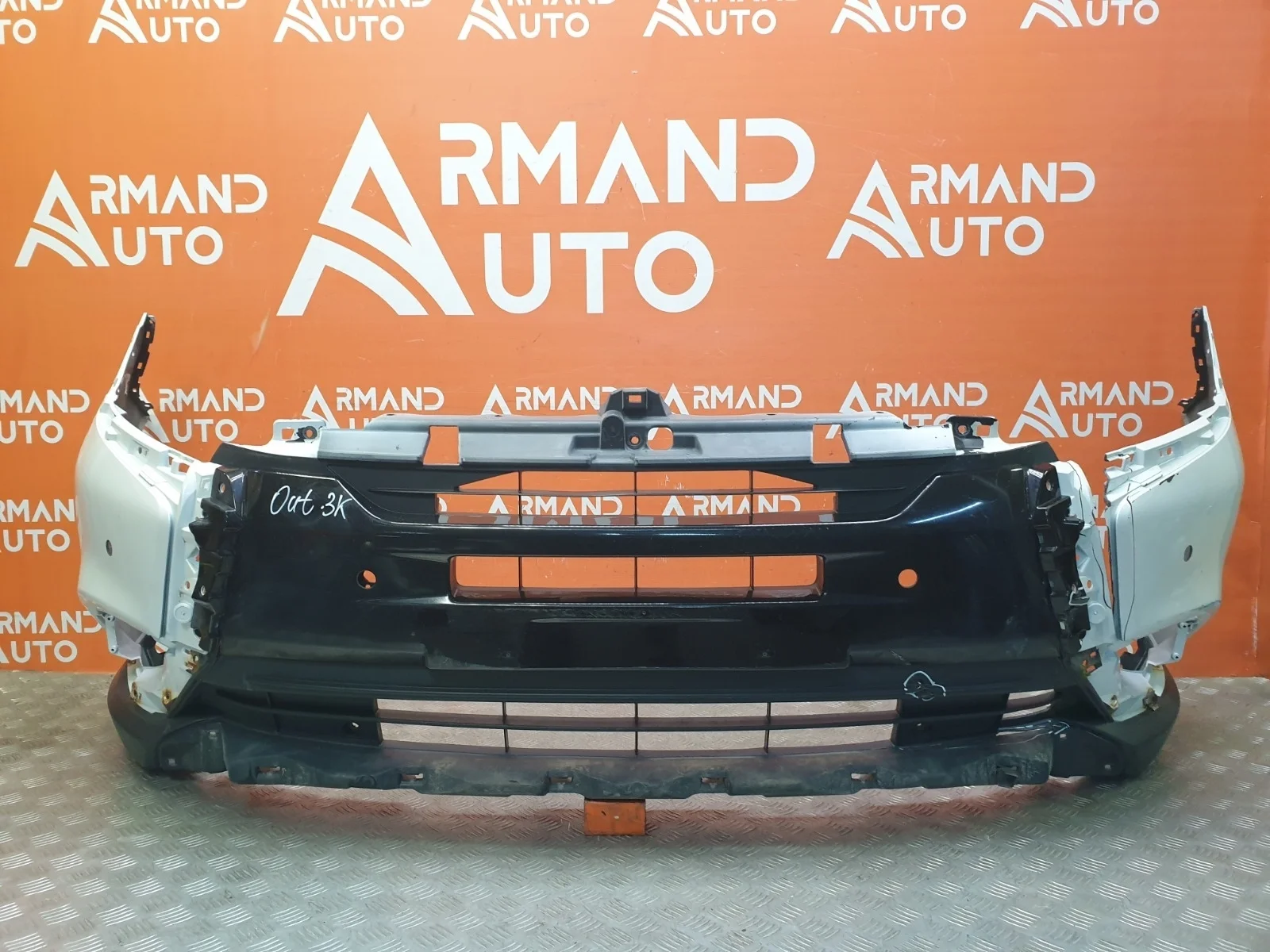 Бампер Mitsubishi Outlander 2015-2018 3