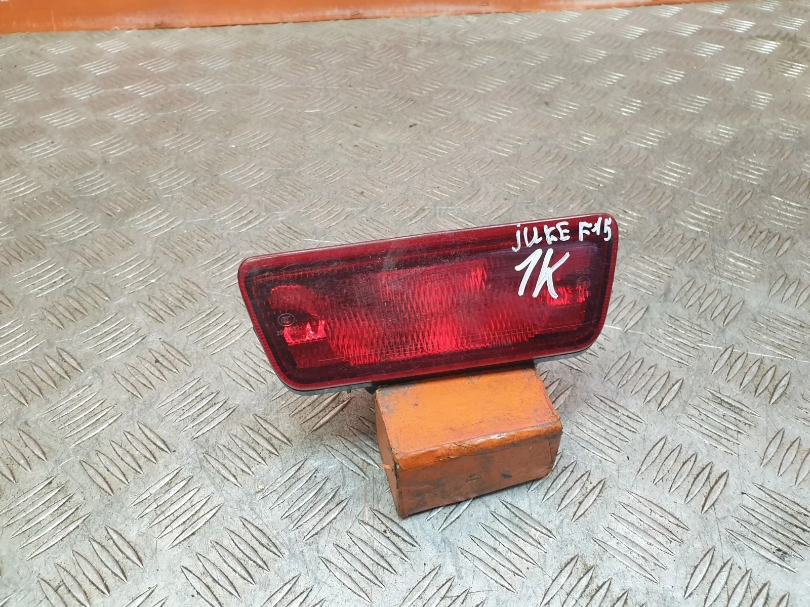 Фонарь противотуманный Nissan Juke 2010-2019 YF15