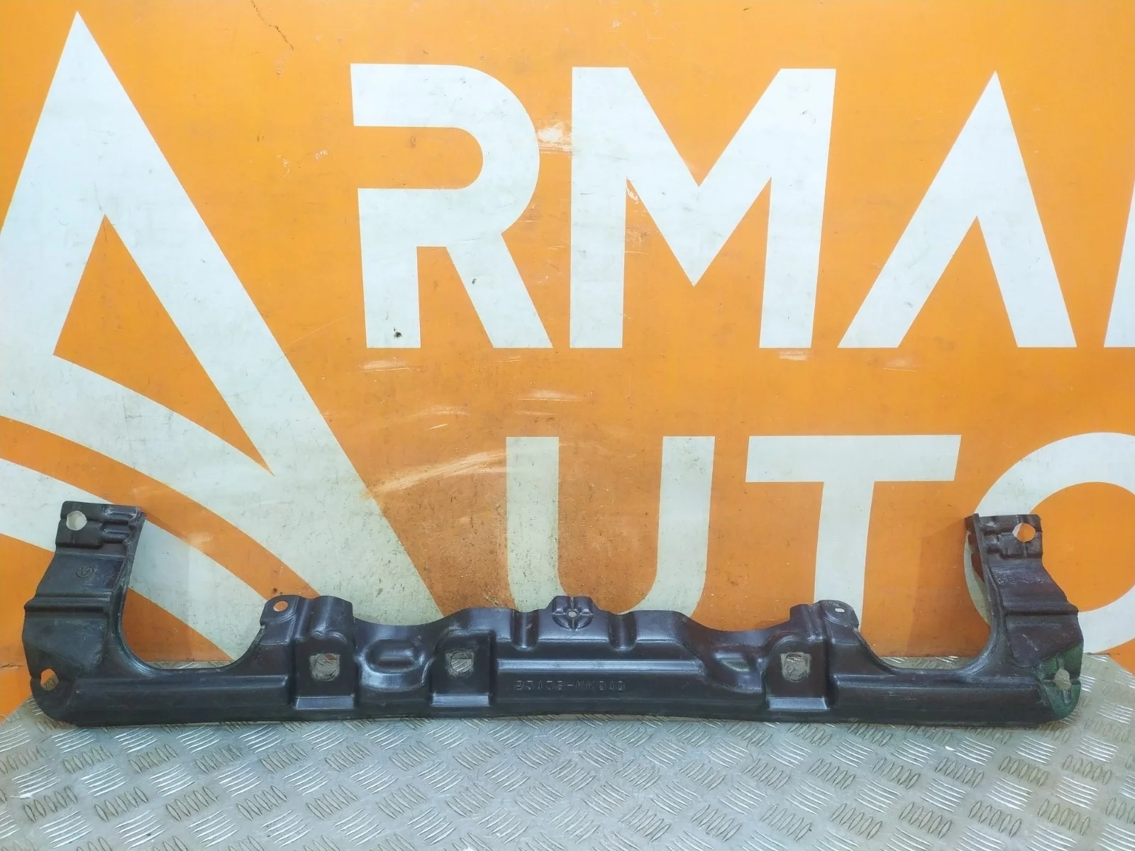 Кронштейн бампера нижний Toyota Fortuner 2015-нв