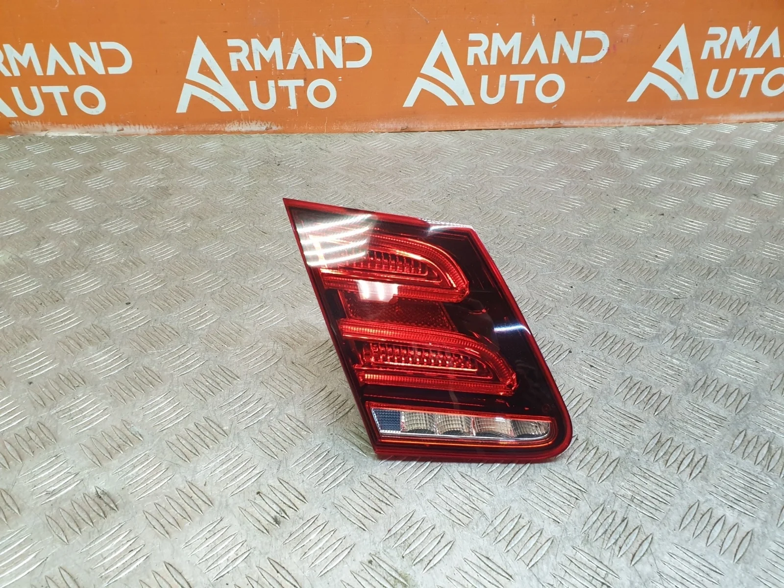 Фонарь внутренний Mercedes -Class 2013-2016 W212