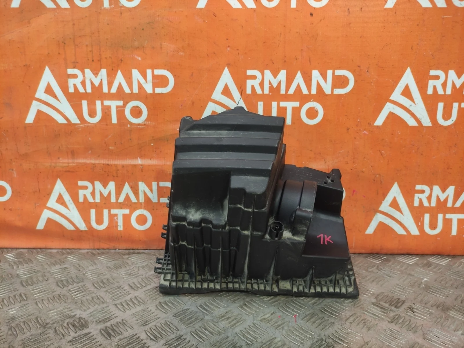 Корпус воздушного фильтра Volkswagen Transporter 2015-2019 T6