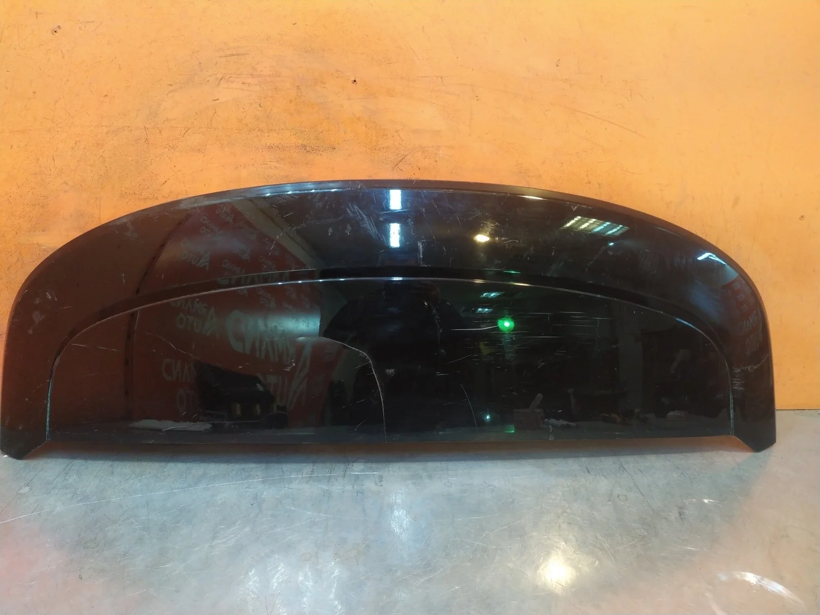 Спойлер двери багажника Land Rover Range 2012-2022 4 L405