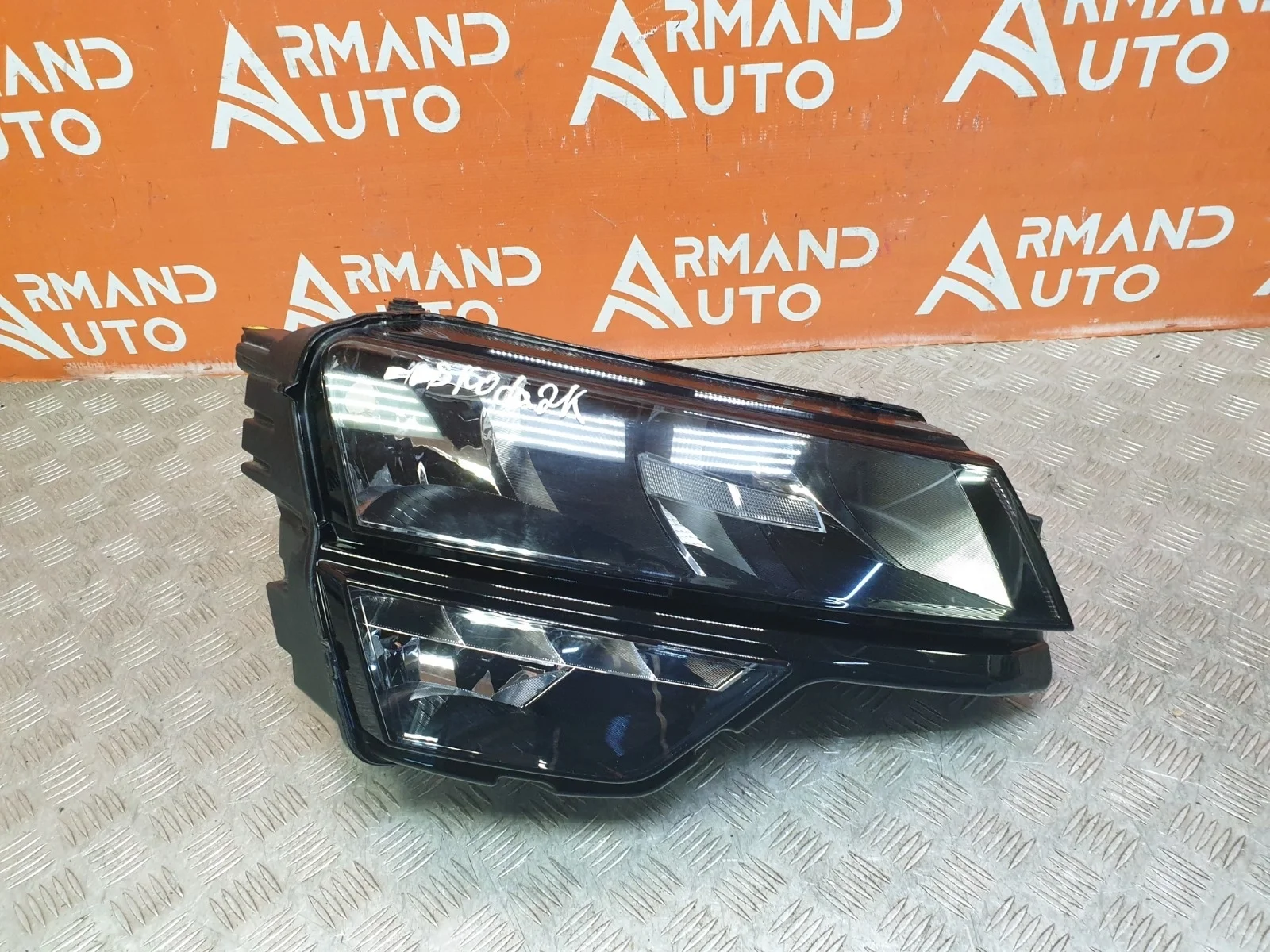 Фара Skoda Karoq 2017-нв